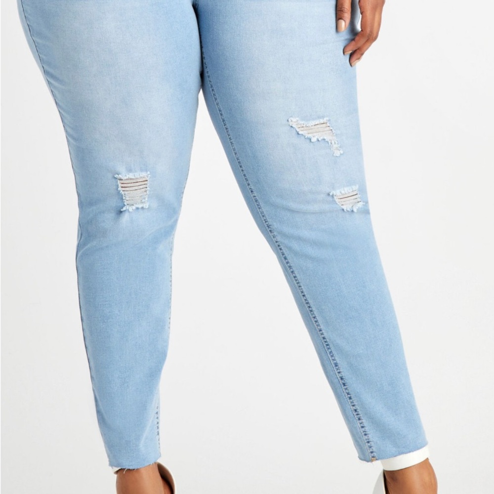 NWT Ashley Stewart Distresses Jeans